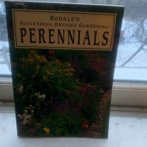 Organic Gardening Perennials Book - Green Cover